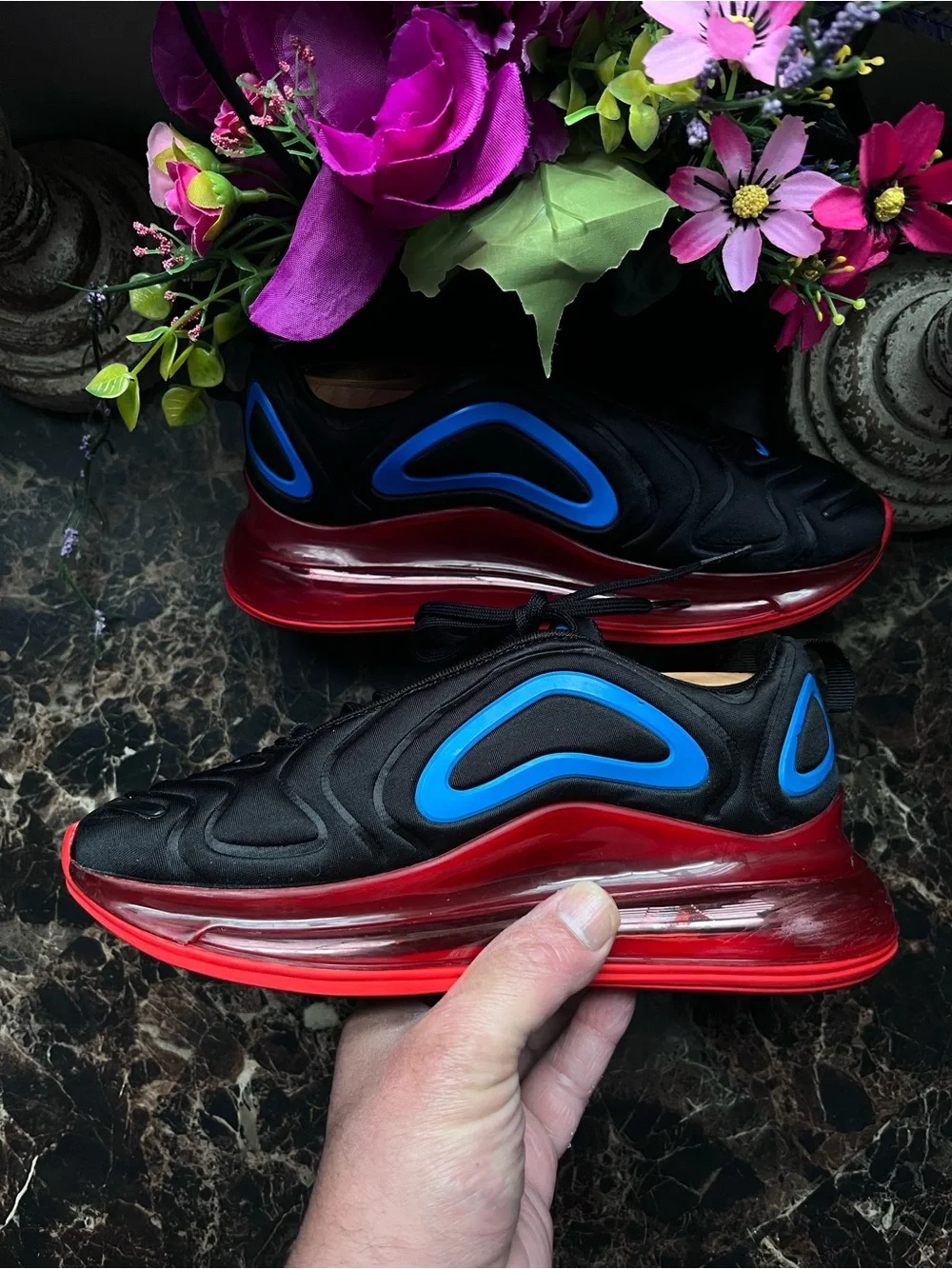 Nike AirMax 720 Streetwear/Lifestyle  Athletic Shoes  Size 4 Youth/5.5 Women